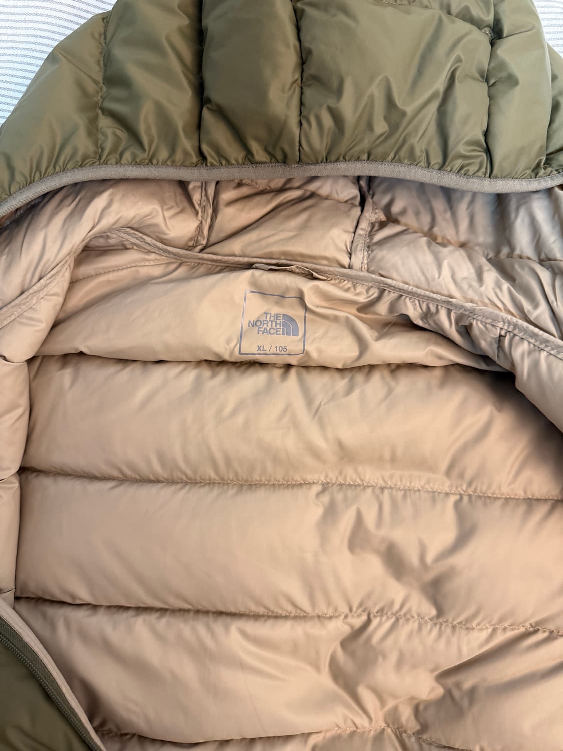 노스페이스 경량패딩 XL 올리브색상 상품이미지3