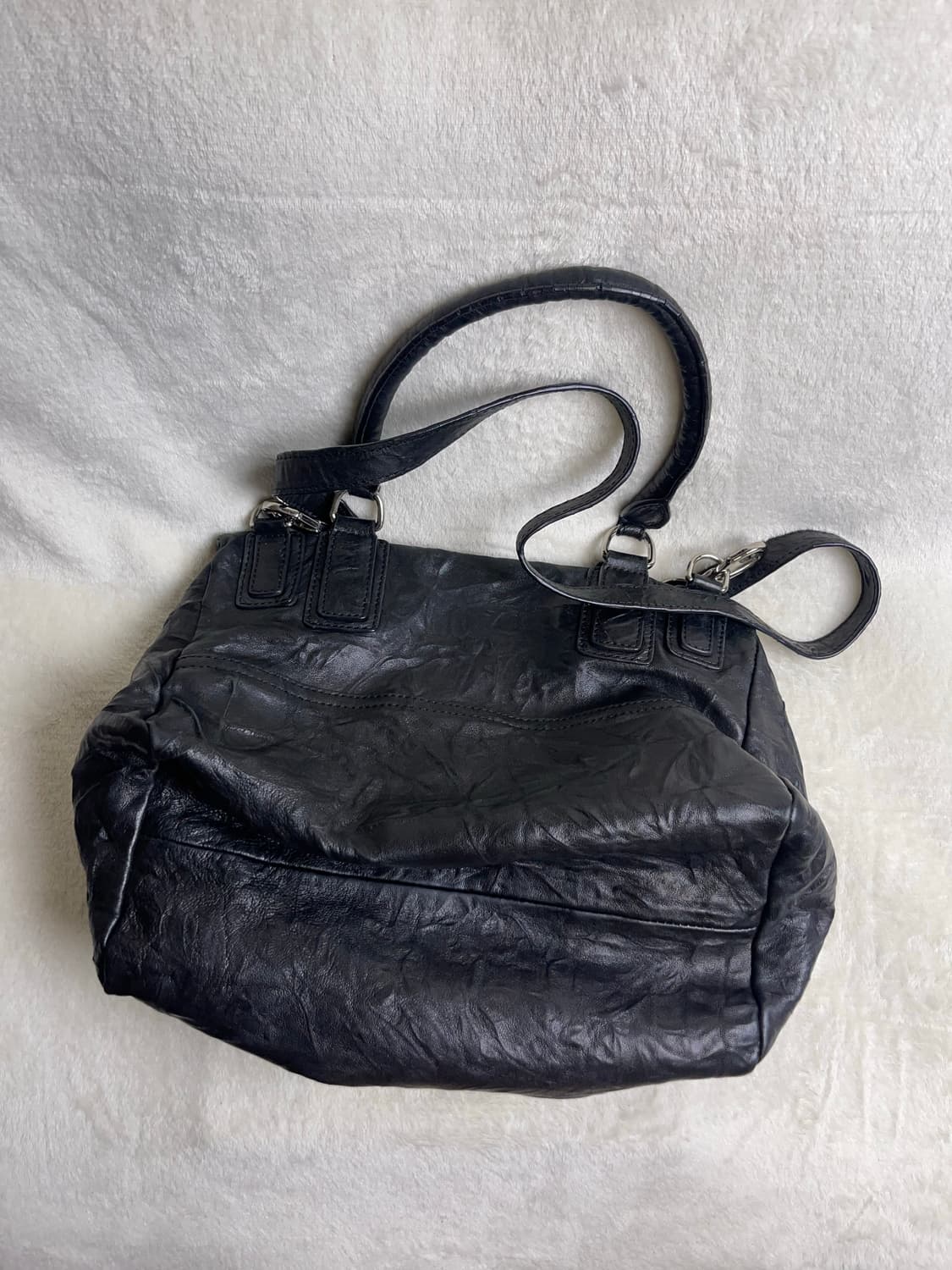 지방시 판도라 미디움 블랙 링클 레더 숄더백 상품이미지3