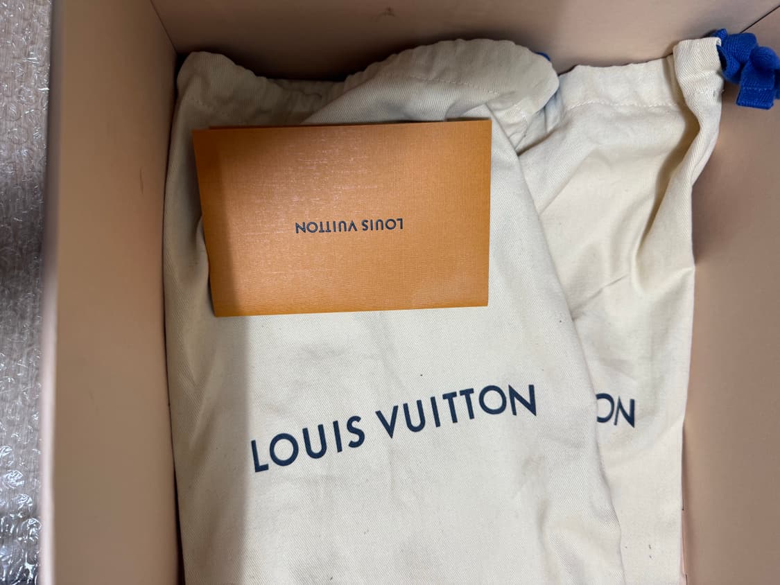 루이비통 다미에 스니커즈 6사이즈 포이즌 감정서포함 ☺️ 상태굳 판매  상품이미지6