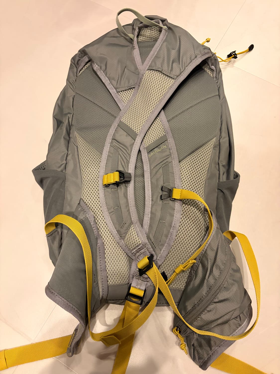 살로몬 트레일 블레이저 20 백팩 그레이 상품이미지2