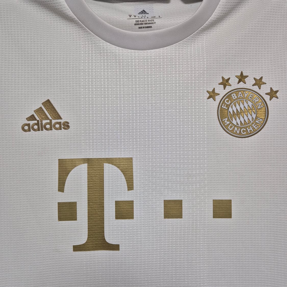 22/23 뮌헨 레반도프스키 M (어센틱) 상품이미지3