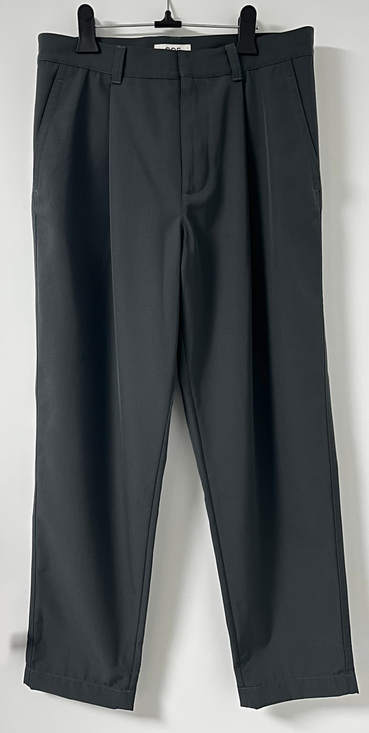 [COS 코스] 남성 원턱 와이드 테이퍼드 팬츠 / 카키 그레이 새상품 상품이미지2