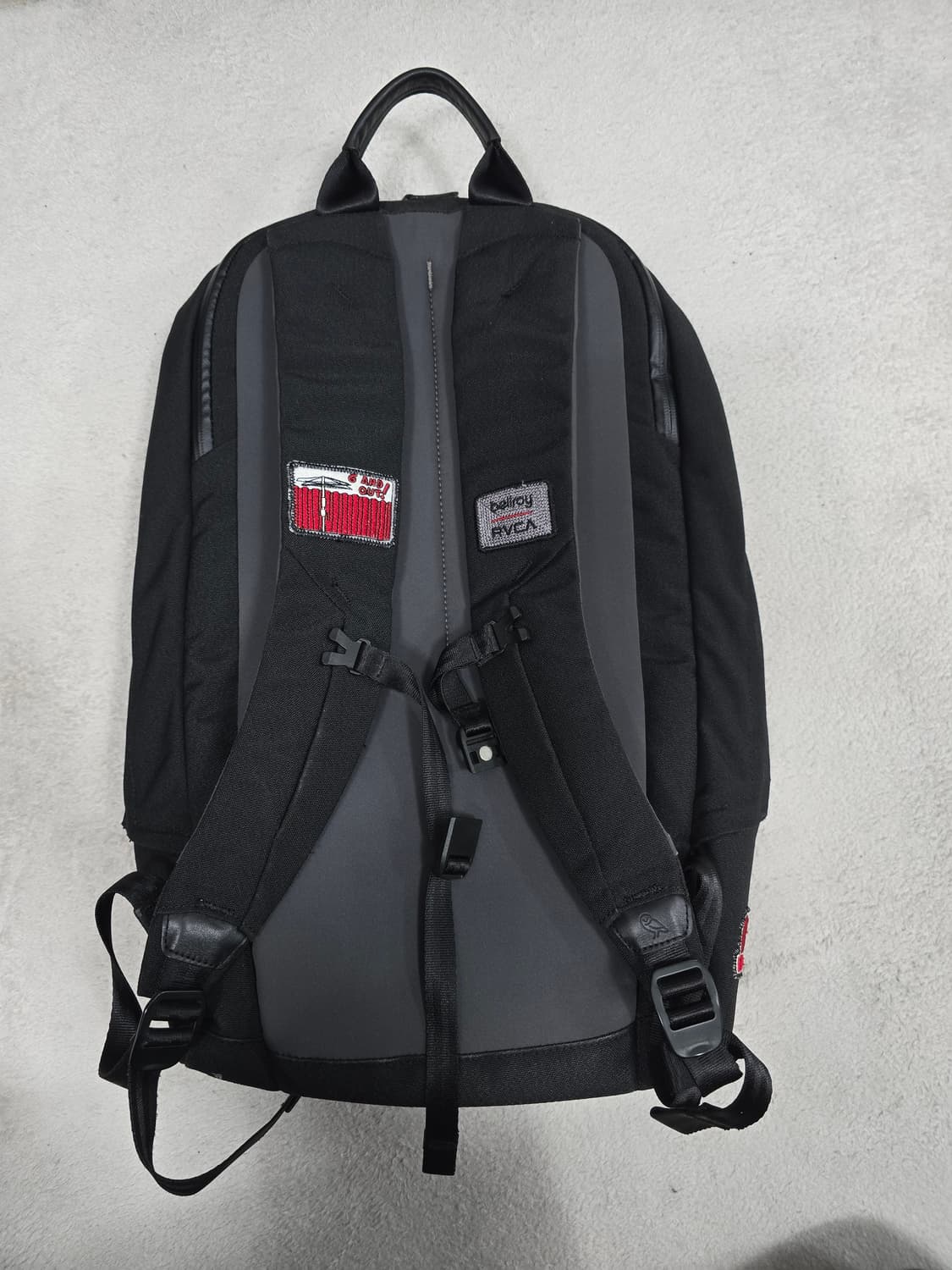 Bellroy 벨로이 X RVCA 콜라보 블랙 패치 클래식 백팩 상품이미지4