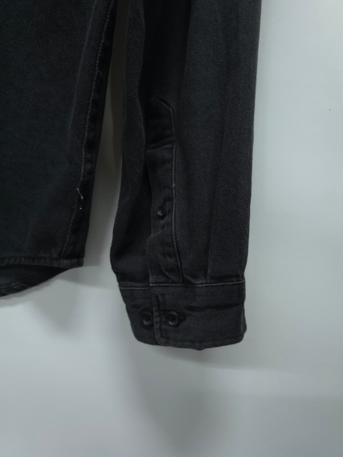 ​자라 남성 블랙 워싱 데님 셔츠 (105) 상품이미지8