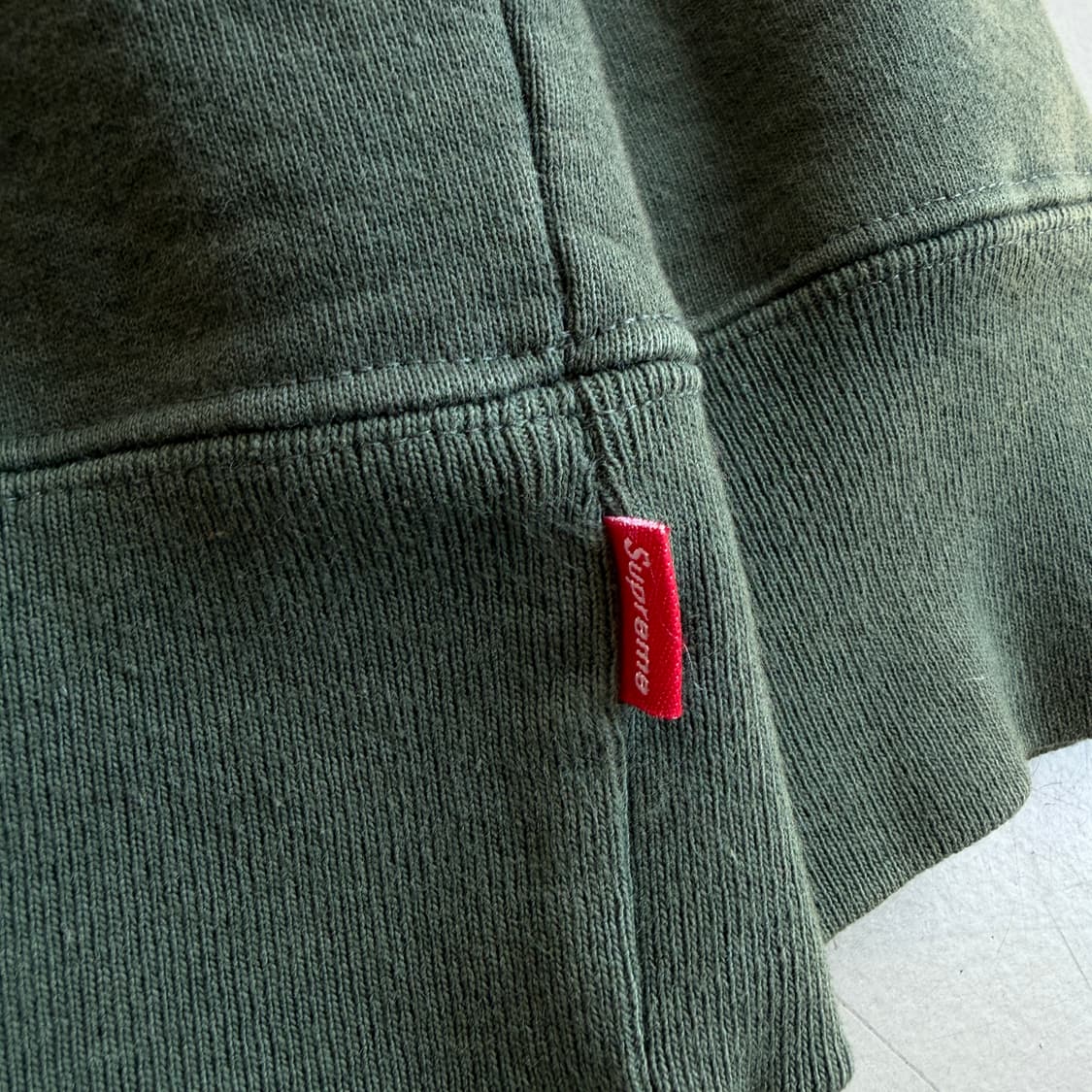 슈프림 x 인디펜던트 크루넥 스웻셔츠 상품이미지5