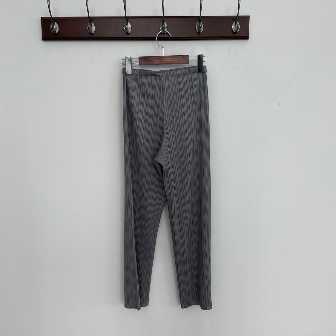 플리츠플리즈 그레이 팬츠 상품이미지2