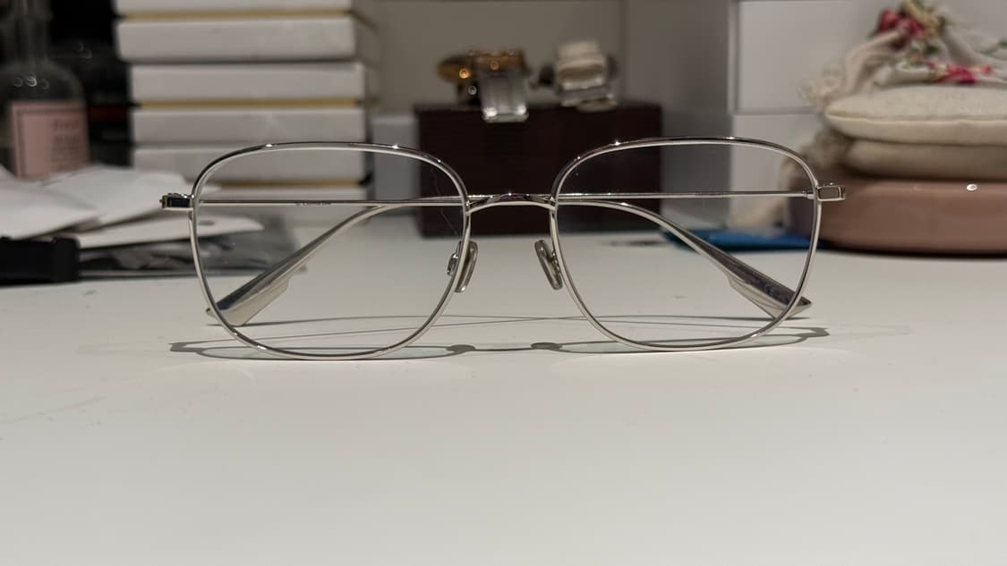 디올 은색 안경 팝니당  상품이미지4