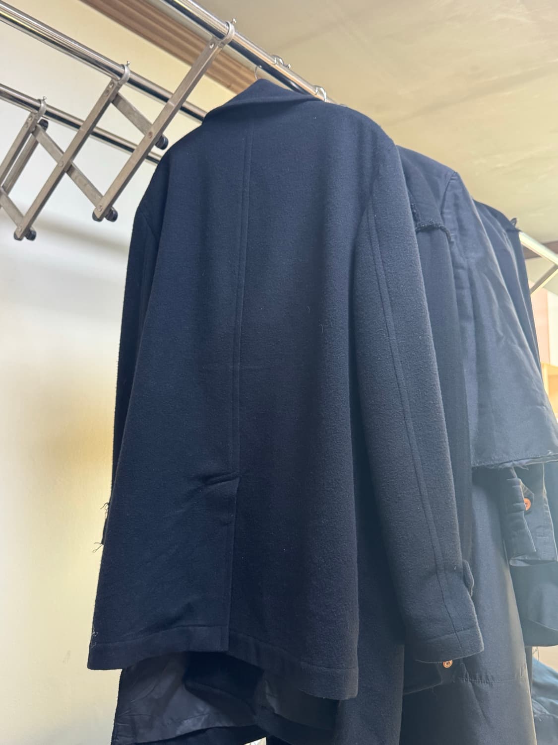 [M] 꼼데가르송 옴므 플러스 비대칭 코트 상품이미지2