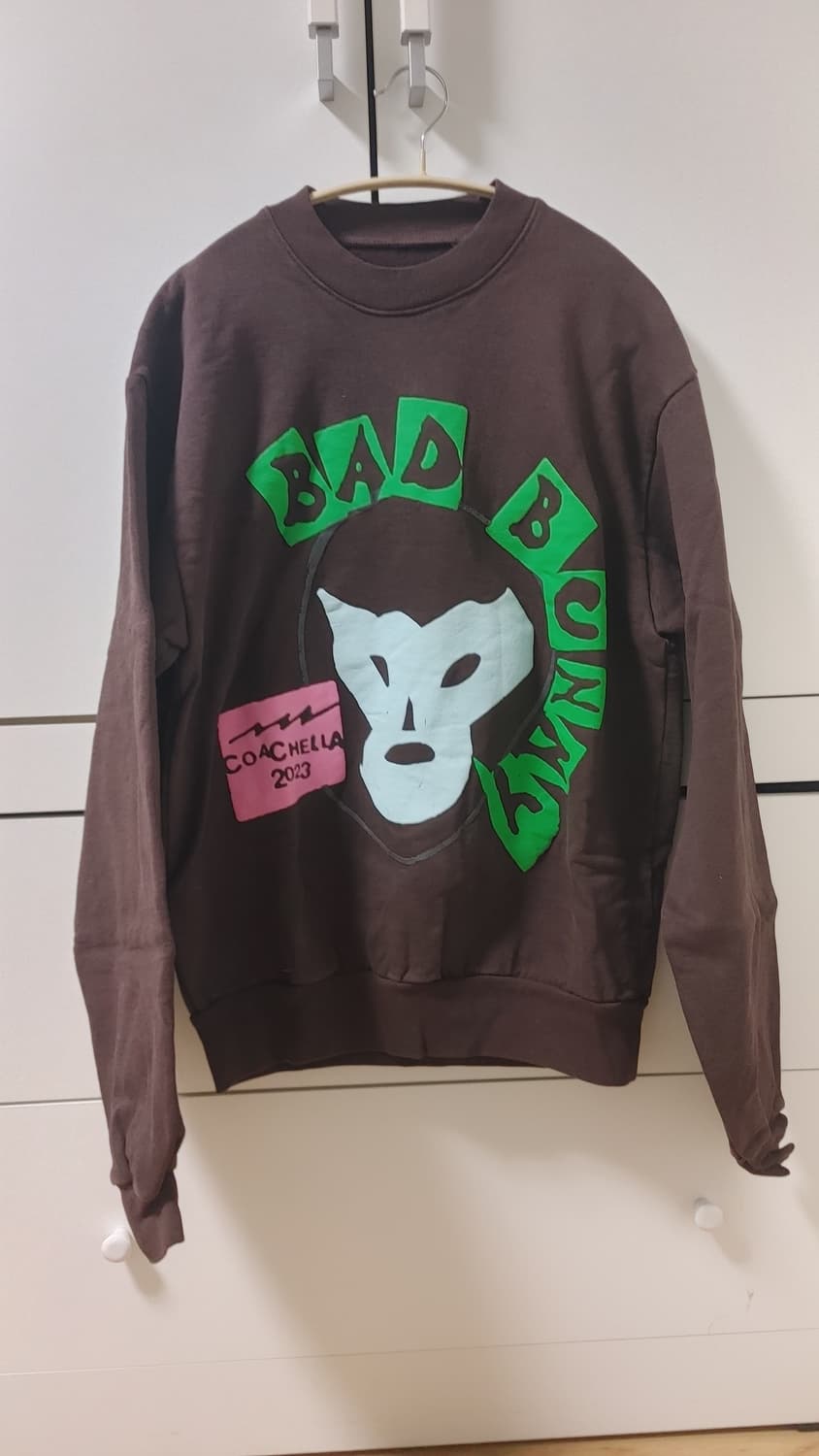 배드버니 코첼라 머천 스웻 S 상품이미지1