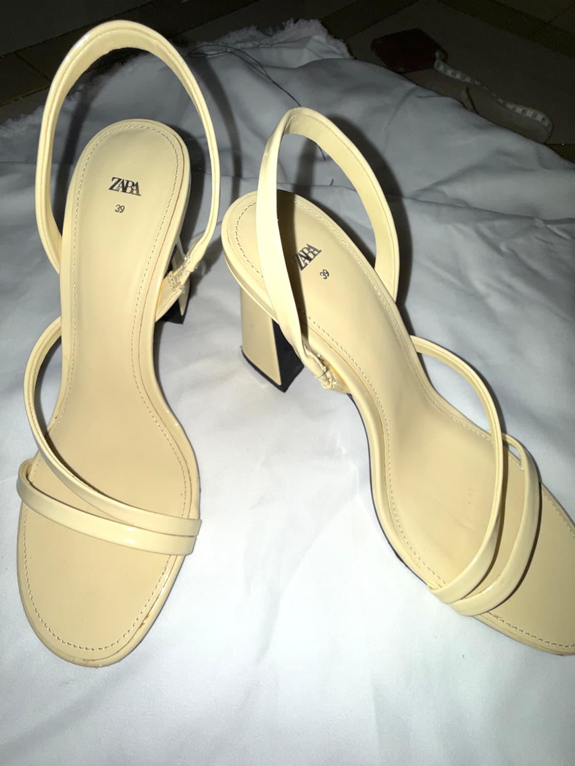 Zara 레몬 힐 샌들 상품이미지1