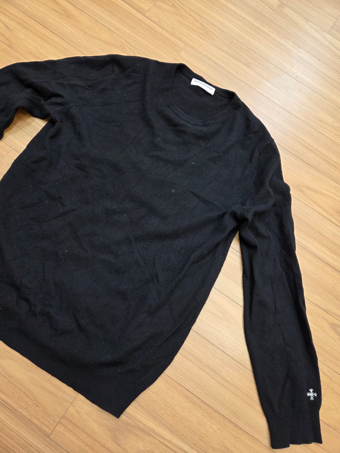 PURECASHMERE NYC 검정색 니트, L사이즈입니다. 팔 부분에  상품이미지1