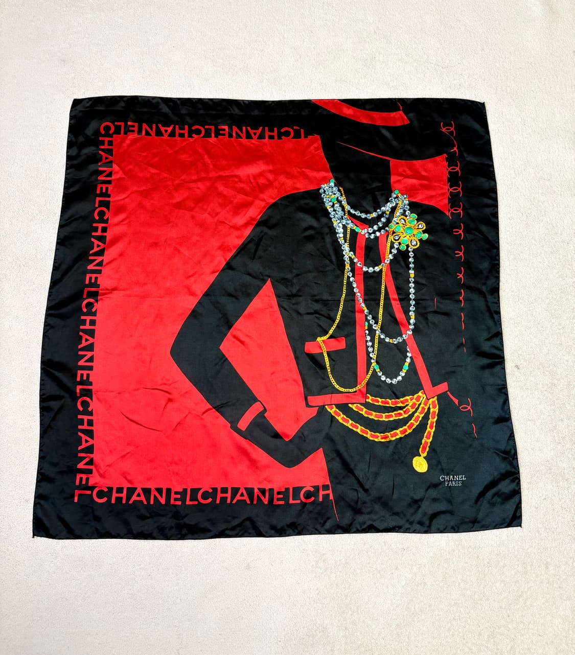 [정품] 샤넬 빈티지 마드모아젤 실루엣 대형 실크 스카프 상품이미지1