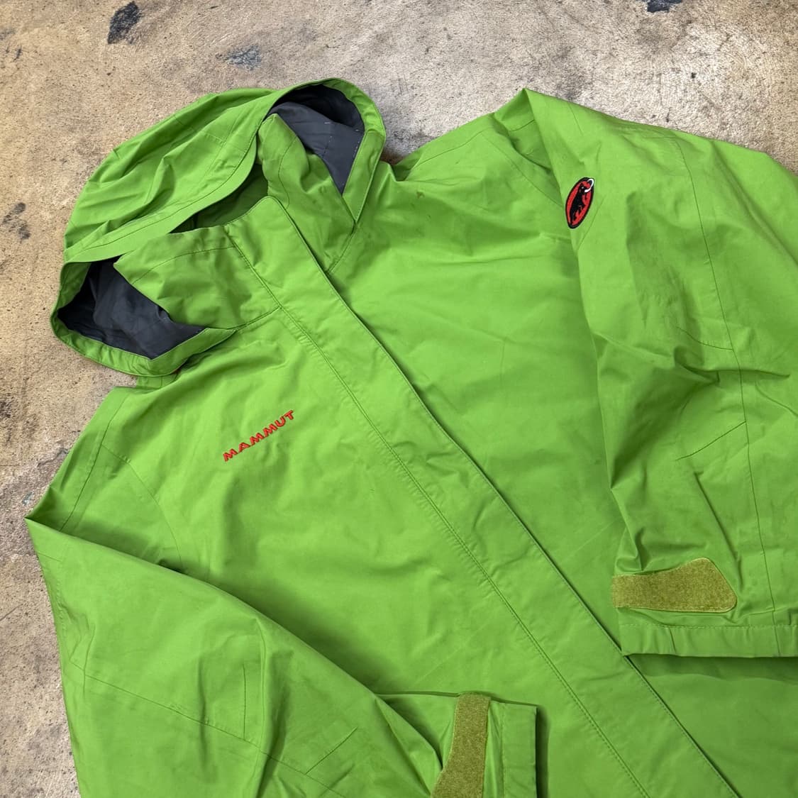 [정품/M] 마무트 등산 바람막이 자켓 그린 b16 상품이미지1
