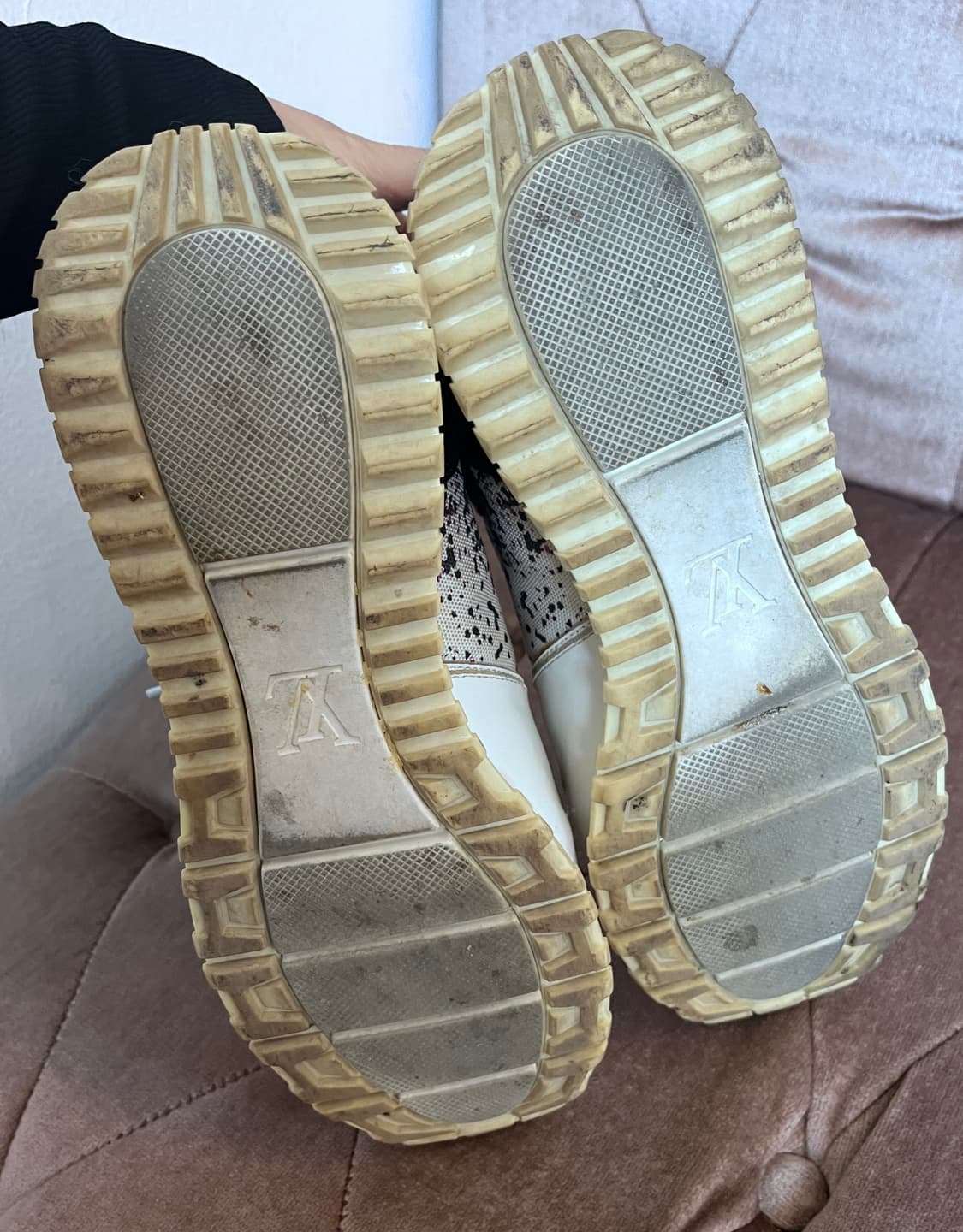 루이비통 남성 런어웨이스니커즈
 상품이미지10