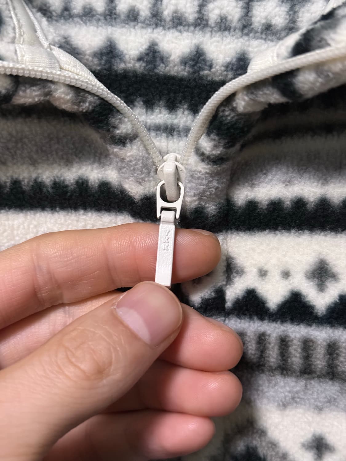 유니클로 노르딕 후리스 플리스 S 90 에스닉 눈 꽃 크리스마스 화이트  상품이미지5