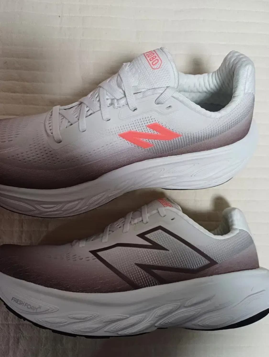 (새상품) 뉴발란스 런닝화 1080V14 280사이즈 상품이미지4