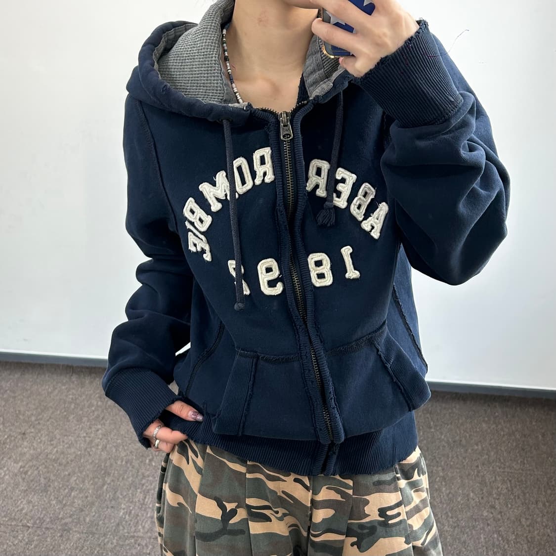 Abercrombie 아베크롬비 스펠아웃 로고 네이비 후드집업 상품이미지1