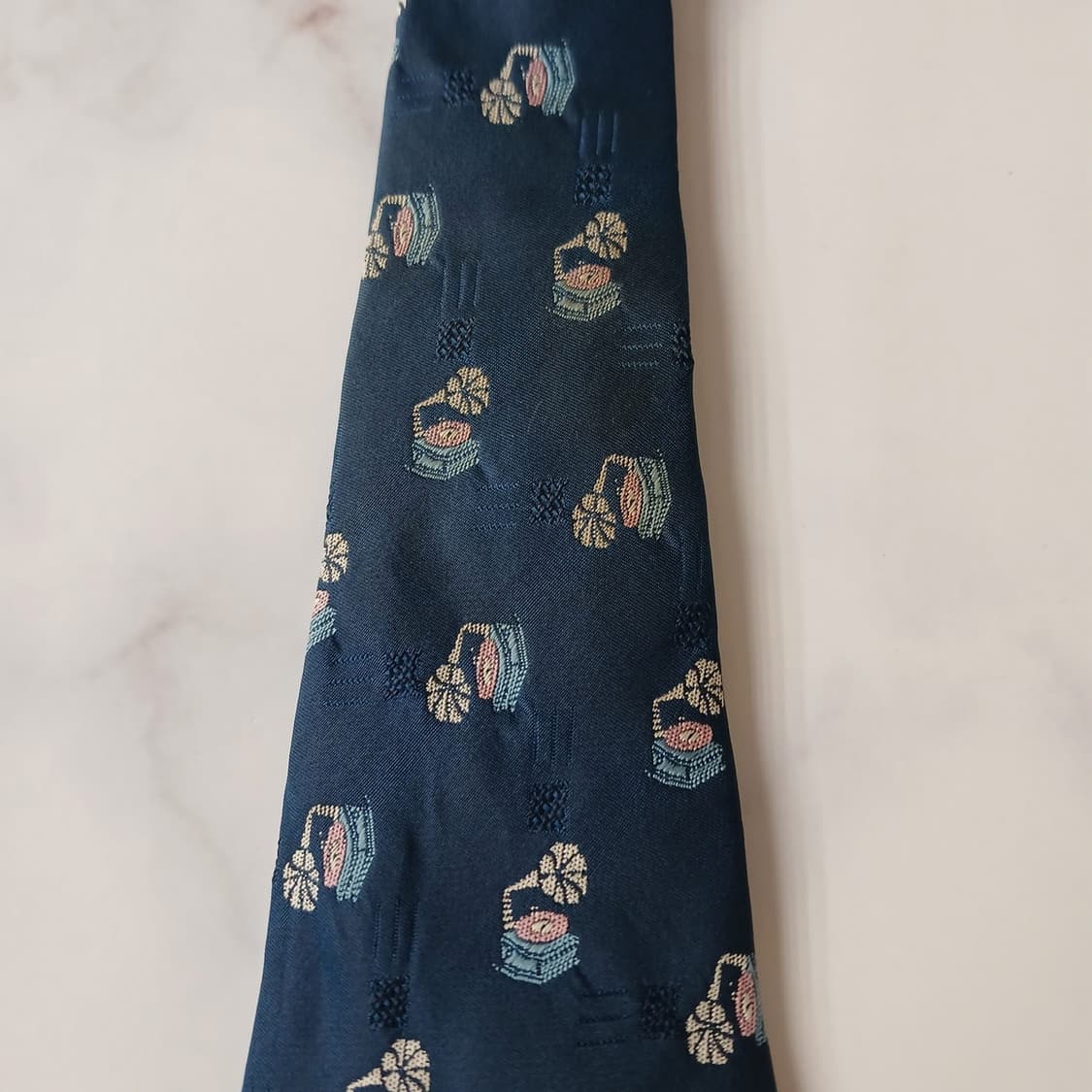 지방시 실크 네이비 플라워 엠블럼 넥타이 10cm B등급 A18912
 상품이미지7