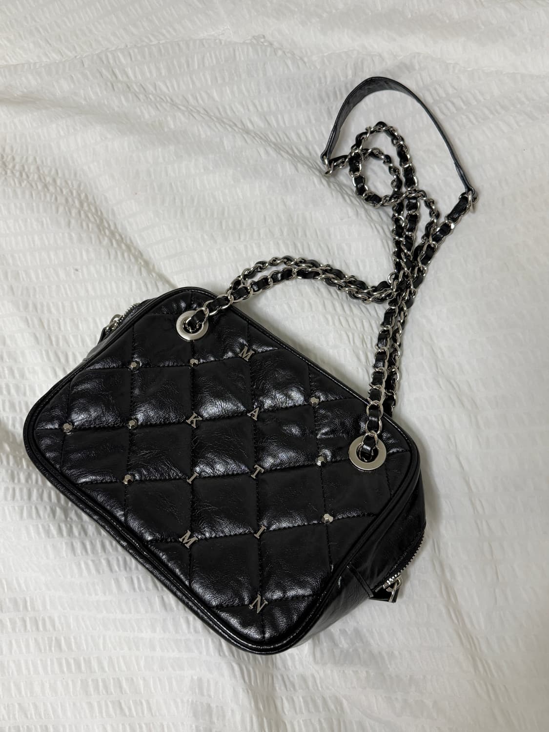 마뗑킴 스터드 미들 퀼팅백 상품이미지1