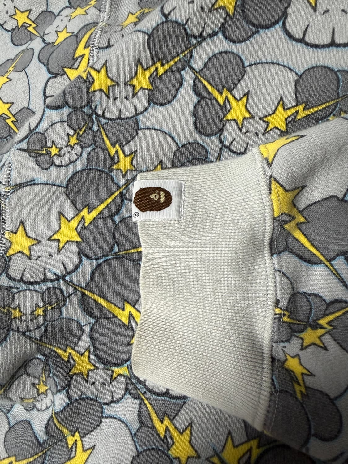 2005 BAPE x KAWS Cloud Camo Hoodie XL 상품이미지6