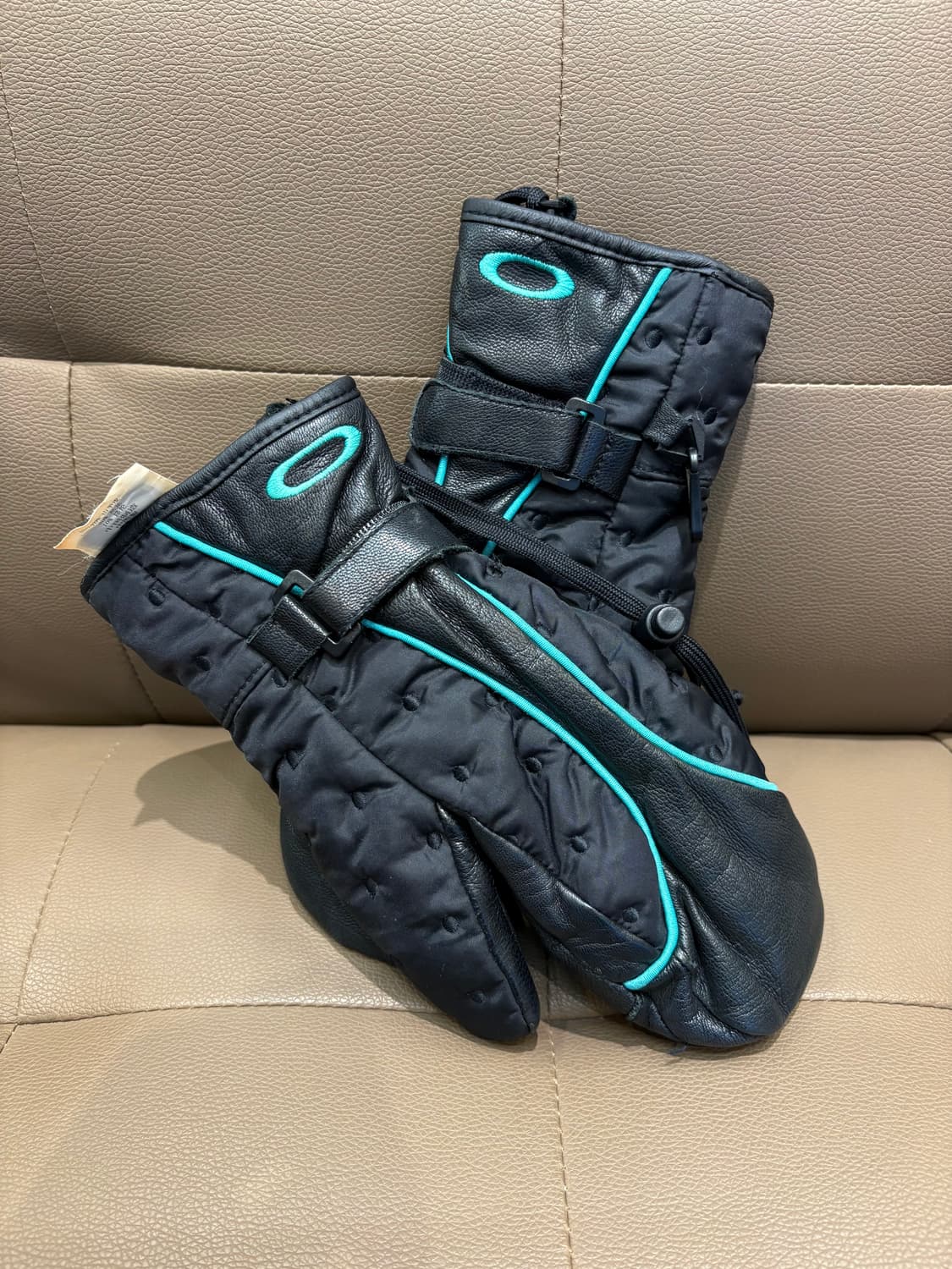 오클리 레더 패딩 스키장갑 상품이미지1