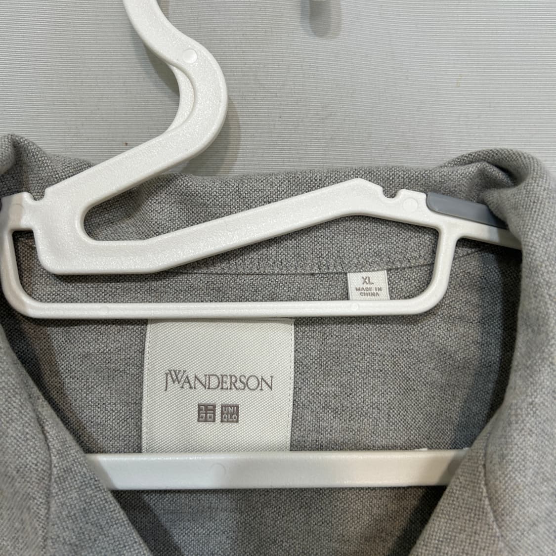 JW앤더슨 유니클로 콜라보 벌러쉬드 코튼 오버사이즈 셔츠 XL 그레이 상품이미지2