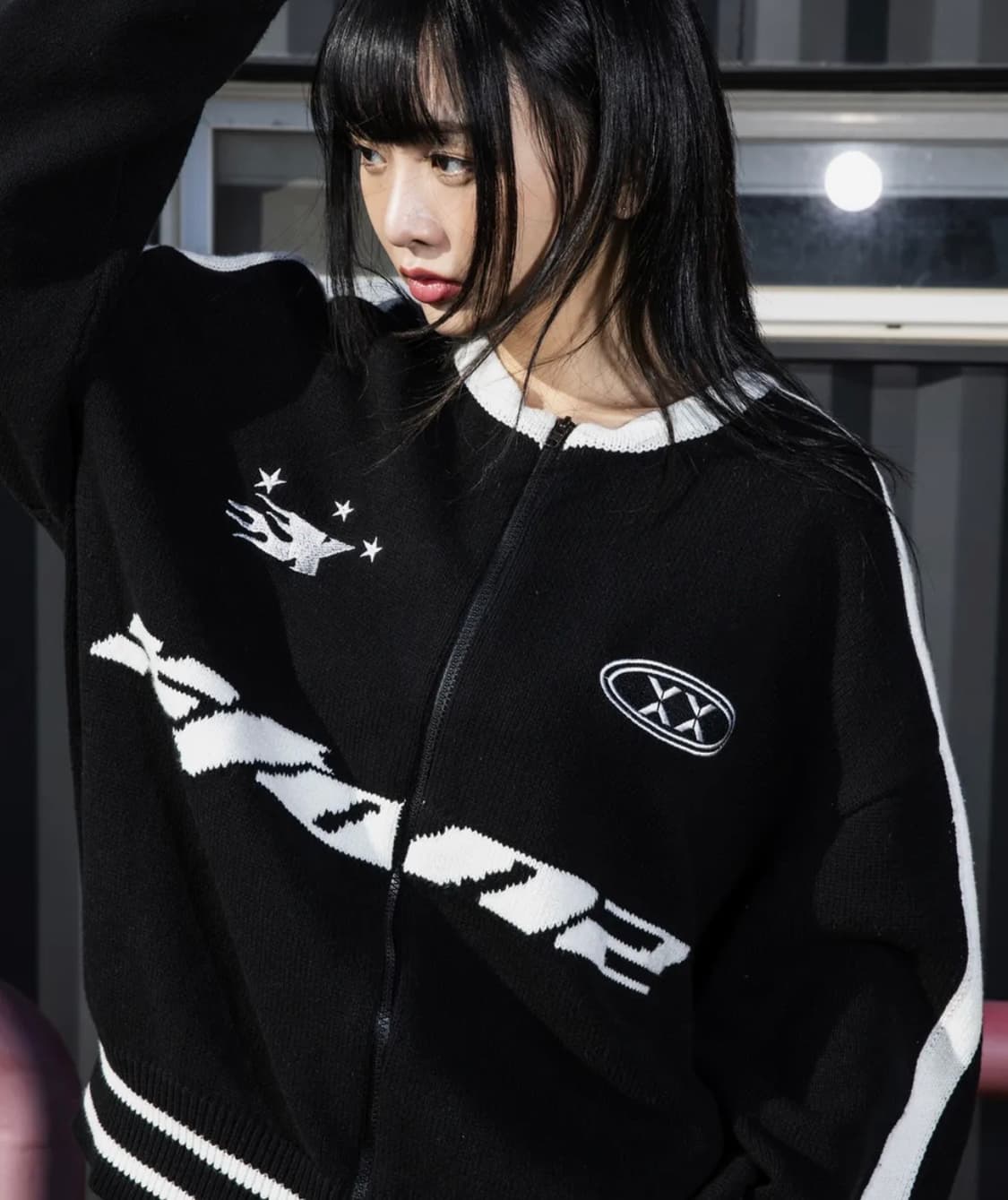 엑스톤즈 XTKO40 스포티 라운드 니트 집업 (BLACK) 상품이미지2