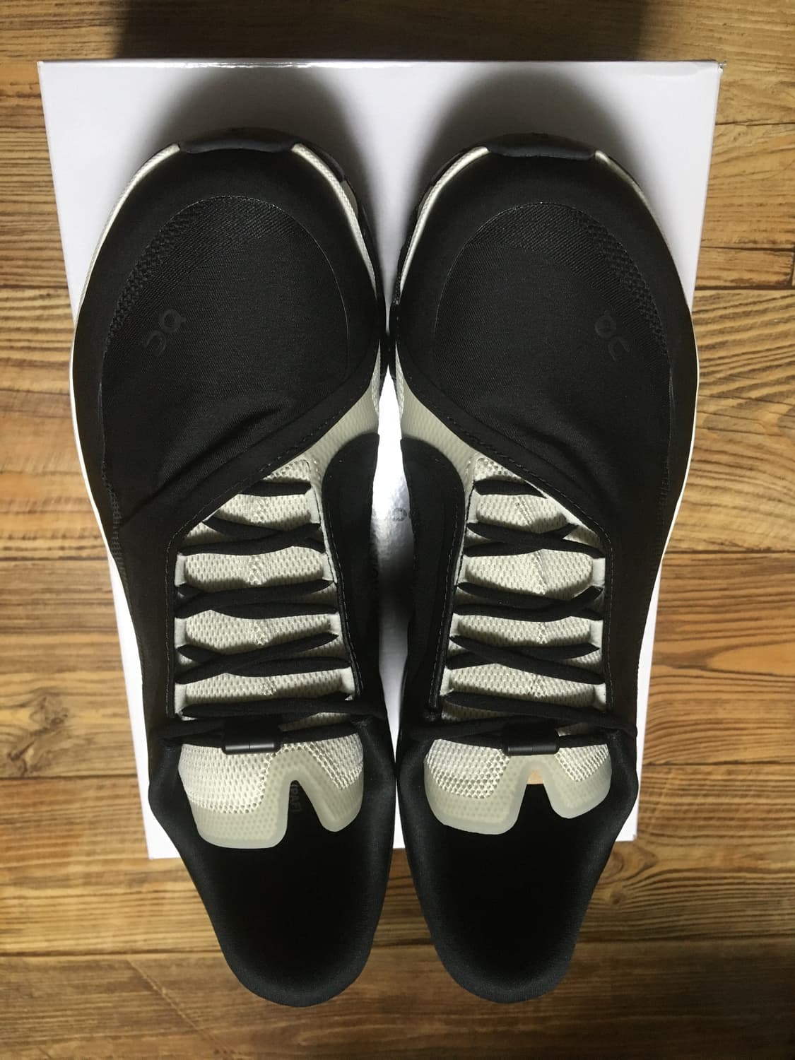 (280)온러닝 파프 클라우드몬스터 하이퍼 블랙 판매합니다 상품이미지2