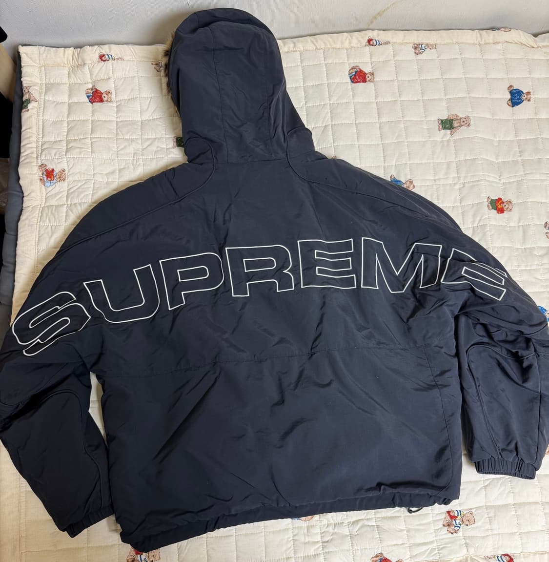 [L] 슈프림 포우 퍼 리버시블 후드 트랙 자켓 - 25SS 상품이미지5