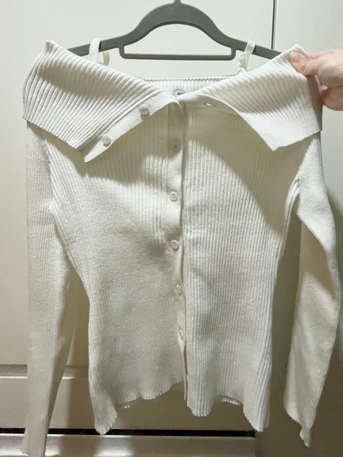 무신사 스탠다드 오프숄더 니트 m사이즈 상품이미지1