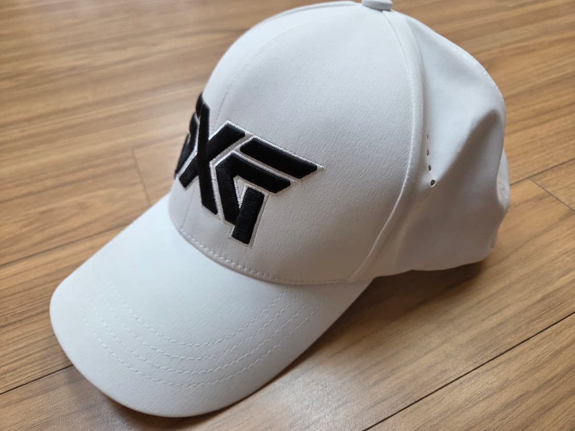 PXG 남성 골프 모자 판매합니다. 흰색 바탕에 검정색 PXG 로고가 포 상품이미지2