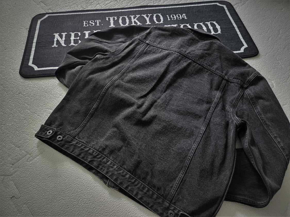 무신사 스탠다드 릴렉스드 데님 트러커 재킷 워시드 블랙  팝니다. 상품이미지3