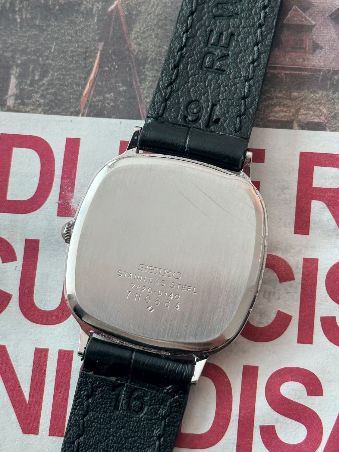 Seiko 세이코 차콜 그레이 탱크 Quartz  상품이미지4