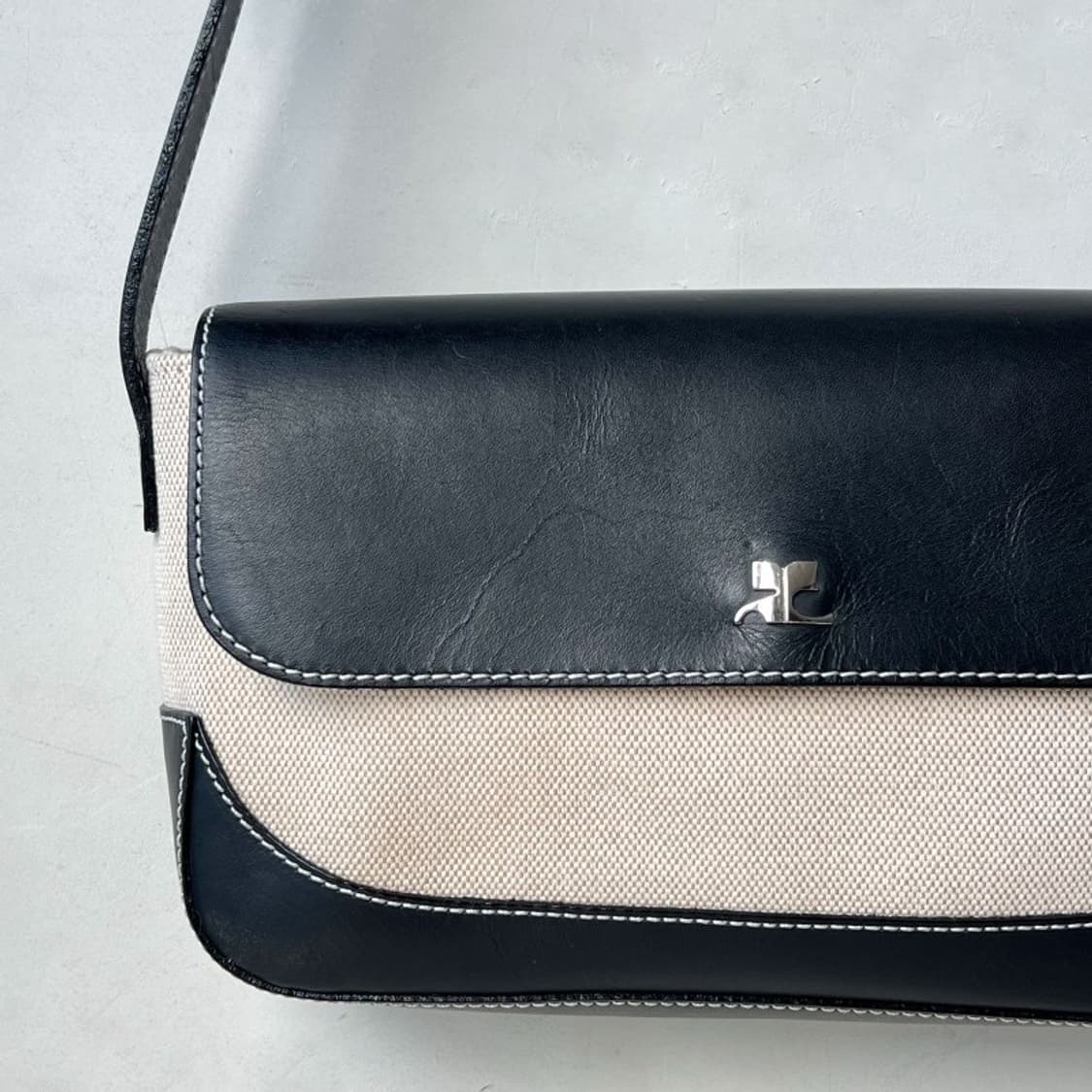 courreges / 쿠레쥬 블랙 레더 크로스백   상품이미지3