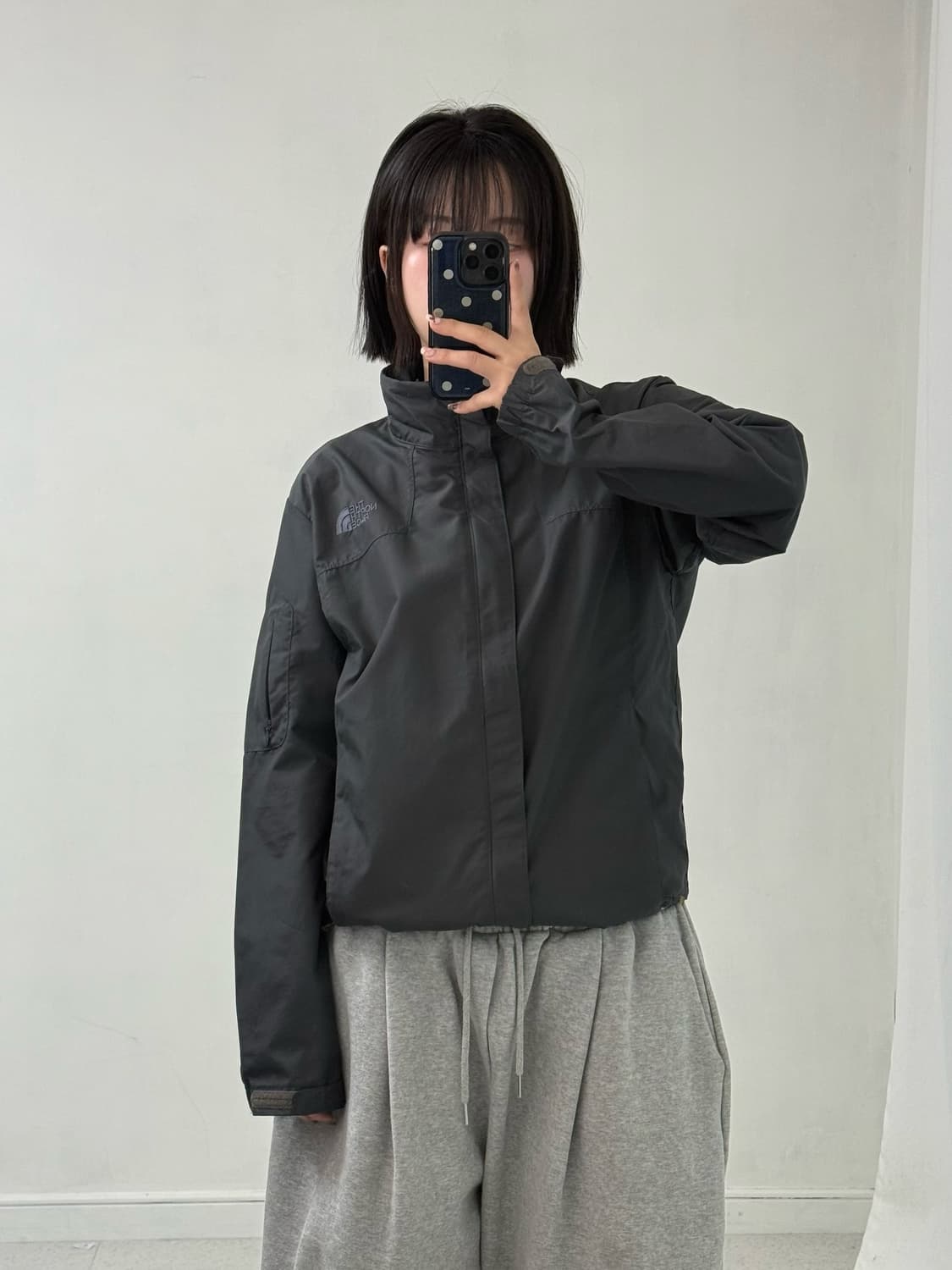 노스페이스 차콜 바람막이 상품이미지1