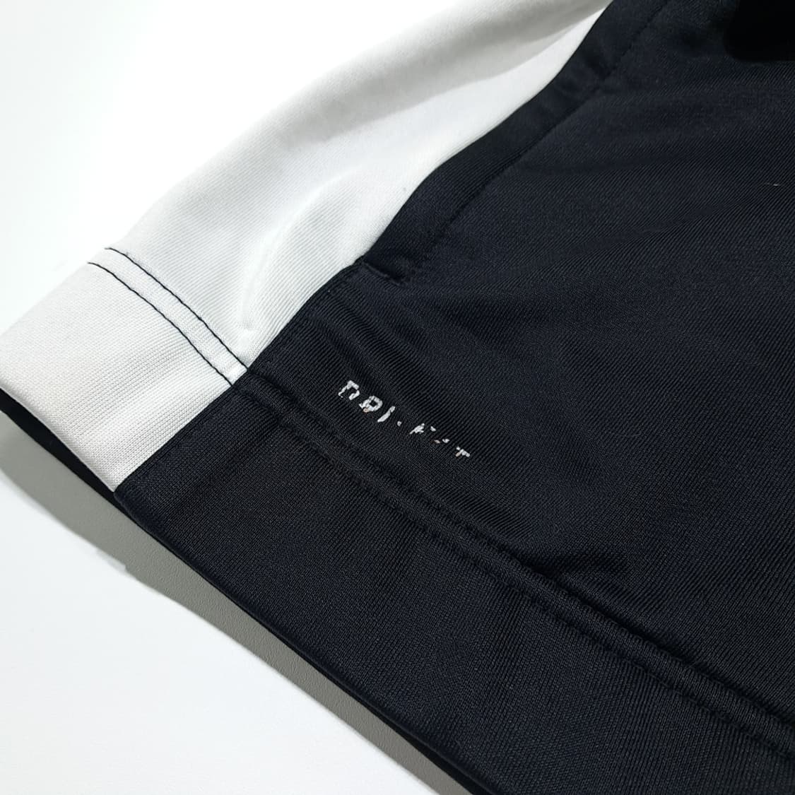 CK103 2XL 나이키 블랙&레드 드라이핏 스우시 집업 자켓 상품이미지7