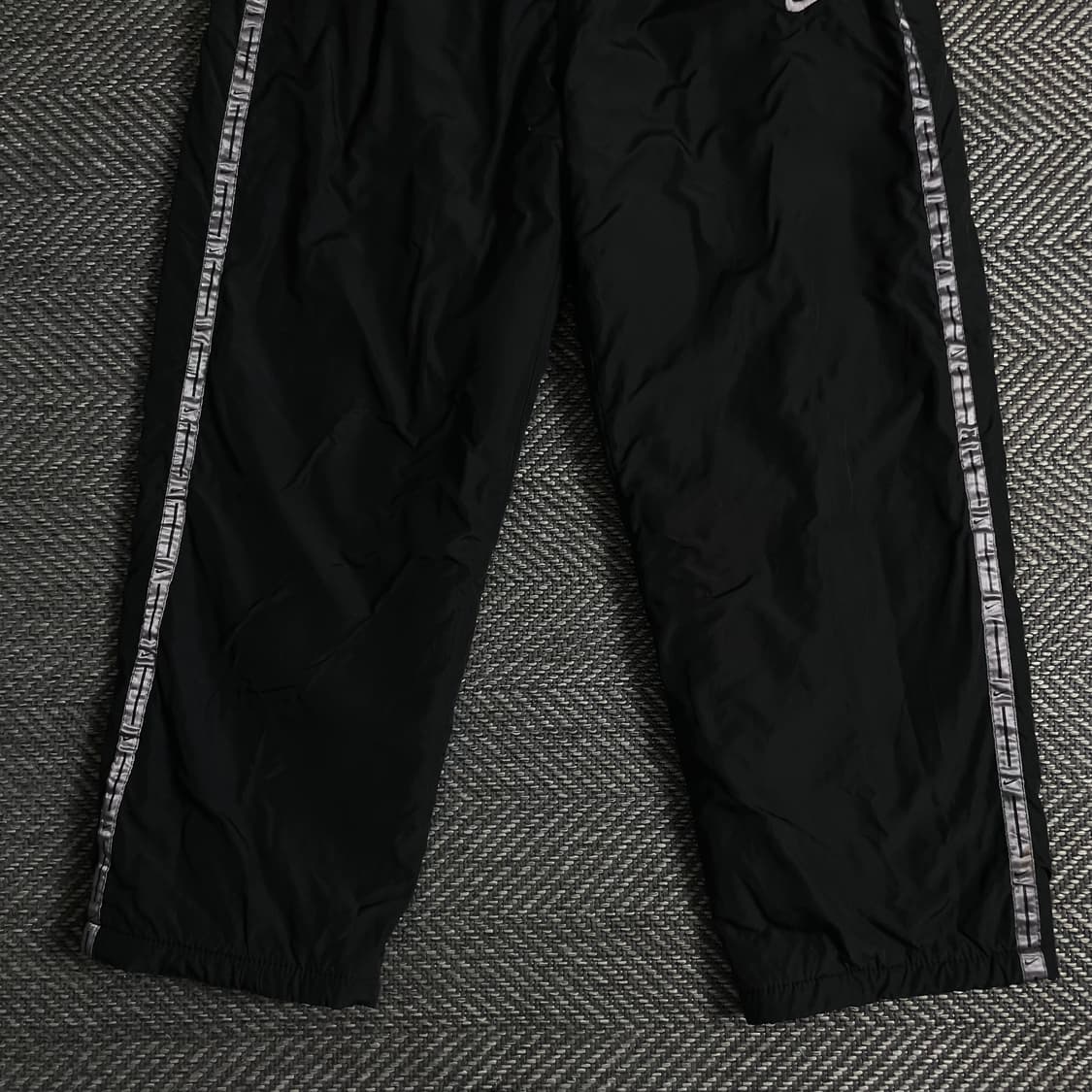 나이키 사이드 스우시 블랙 와이드 기모 트랙 팬츠y 3679 상품이미지3
