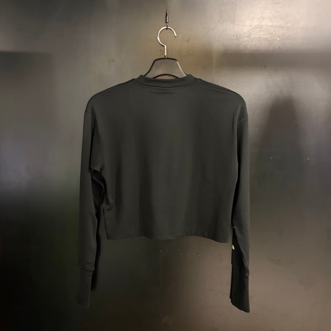 나이키 ACG 로고 크롭 롱슬리브 상품이미지2