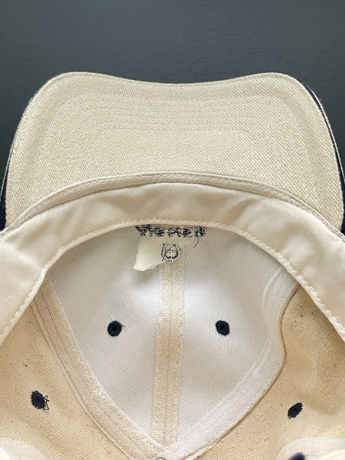 [새상품] AIGNER 아이그너 로고 볼캡 모자 베이지 상품이미지4