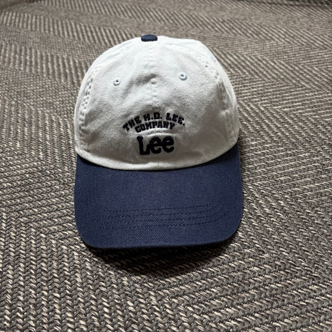 Lee (리) 트위치 로고 배색 네이비 볼캡 상품이미지1