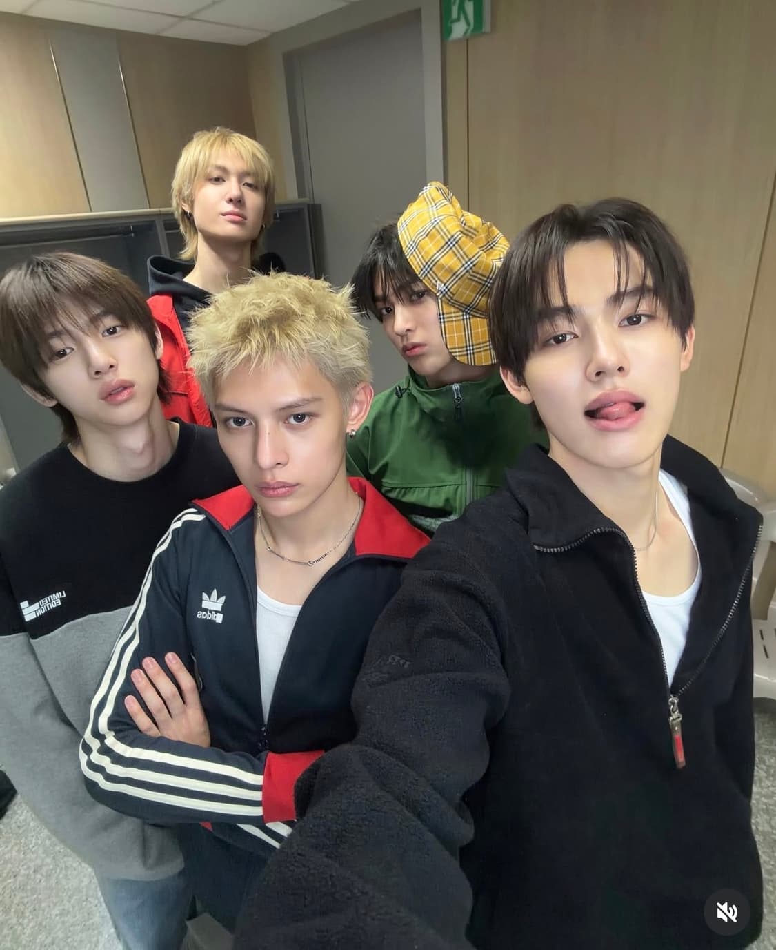코르티스 제임스 건호 아디다스 유로파 트랙탑 져지 네이비 레드 상품이미지5