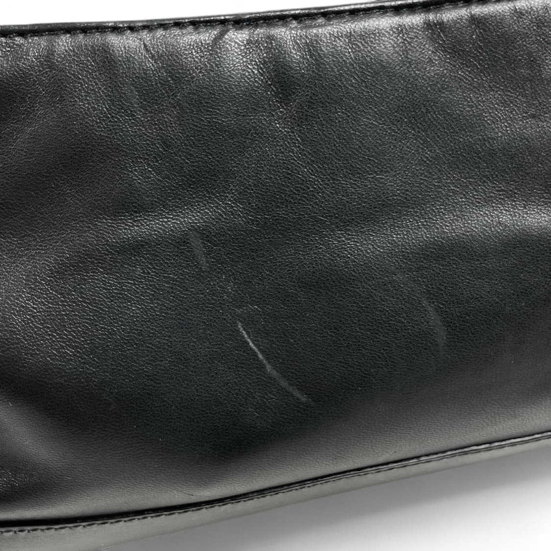 로에베 가죽 미니 숄더백 상품이미지3