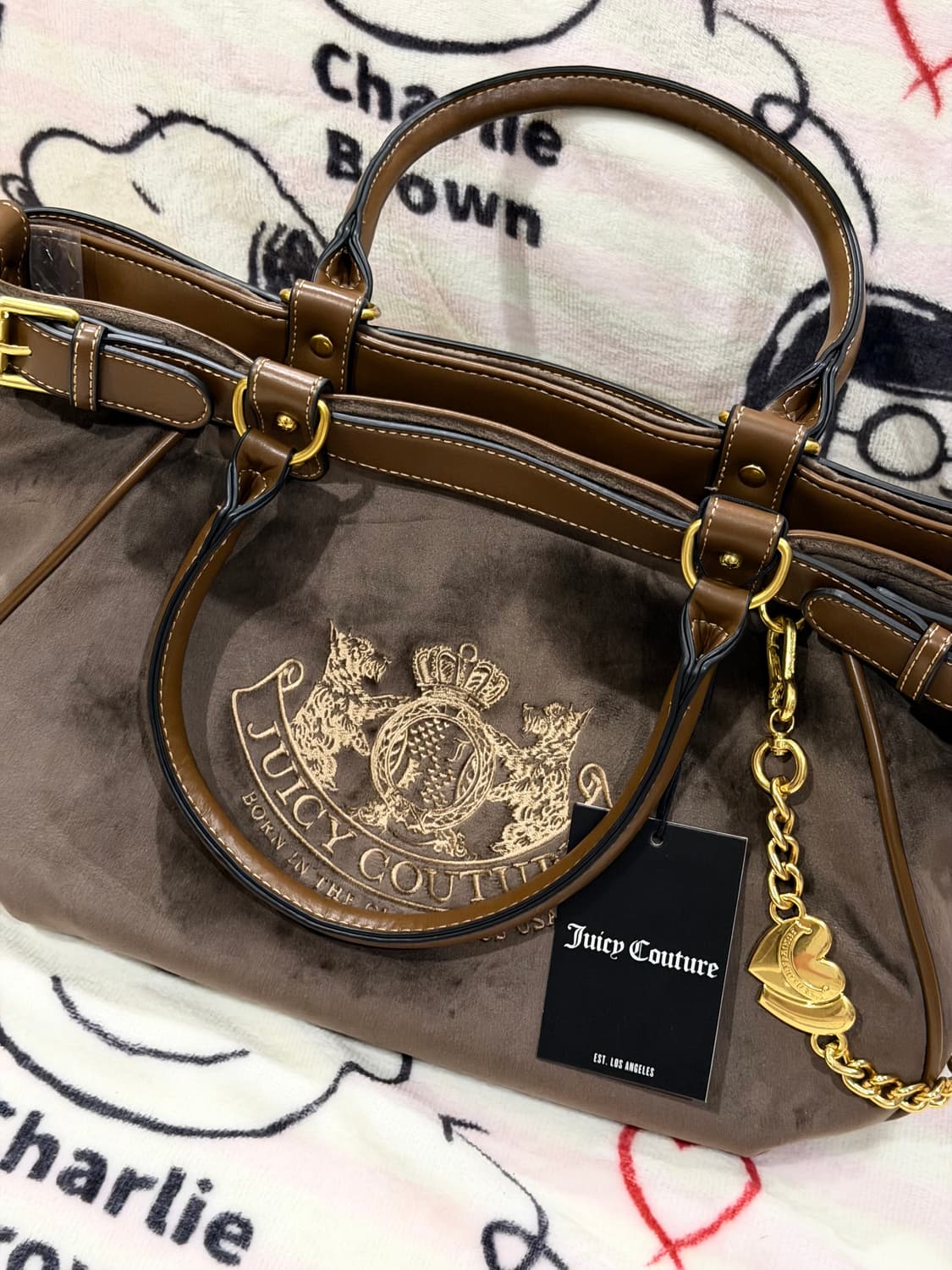 [신상✨프리뷰세일]대대장 신상 쥬시꾸뛰르 브라운 벨벳 숄더백 상품이미지1