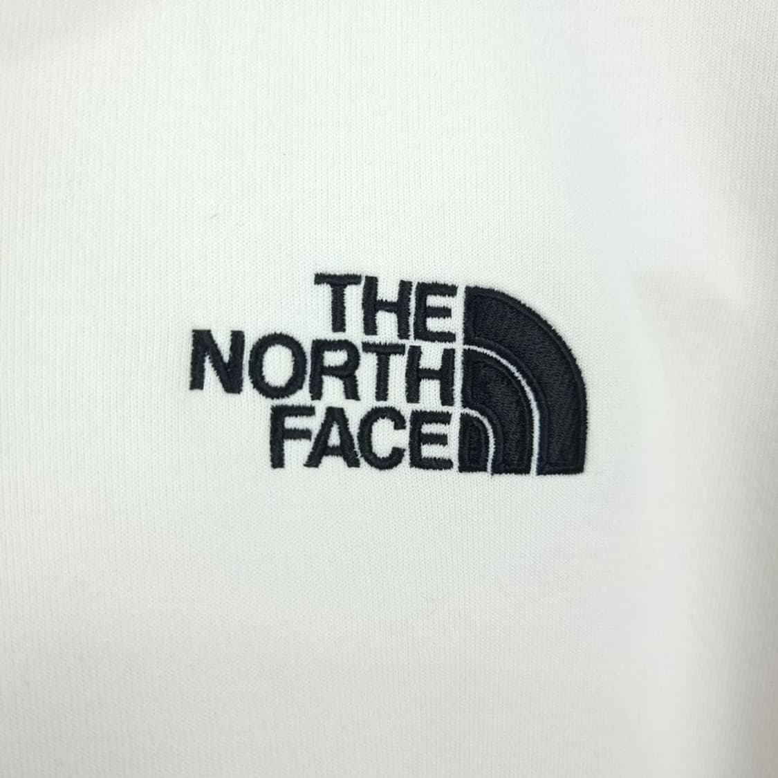[노스페이스] 로고 자수 후드 집업 화이트 M18699 상품이미지6