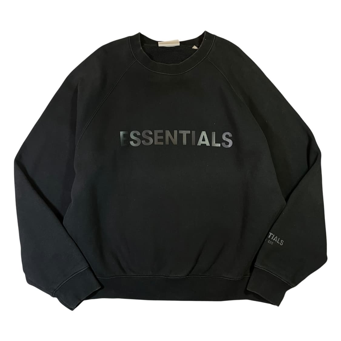 에센셜 빅로고 스웻셔츠 상품이미지1