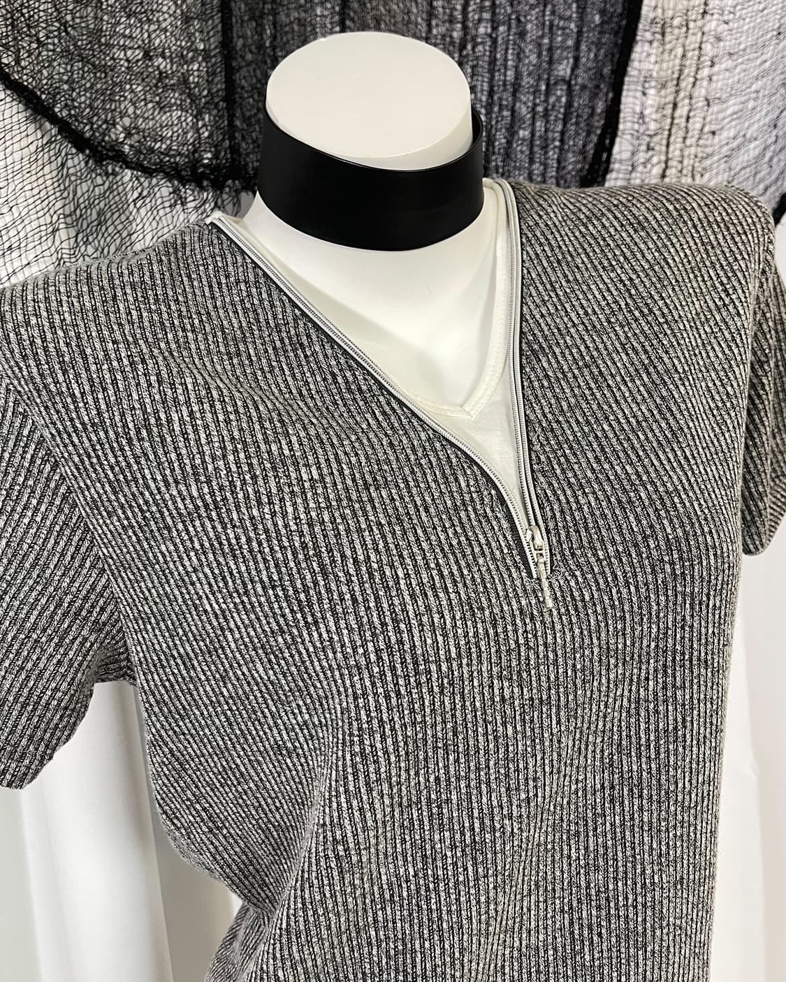 grey zipper t-shirt 상품이미지2