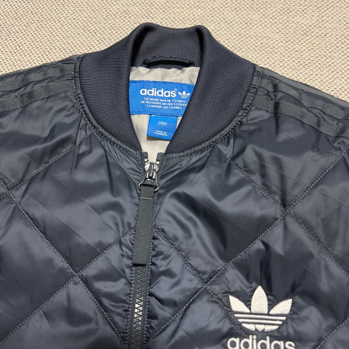 아디다스 퀄팅 경량패딩 자켓 상품이미지2