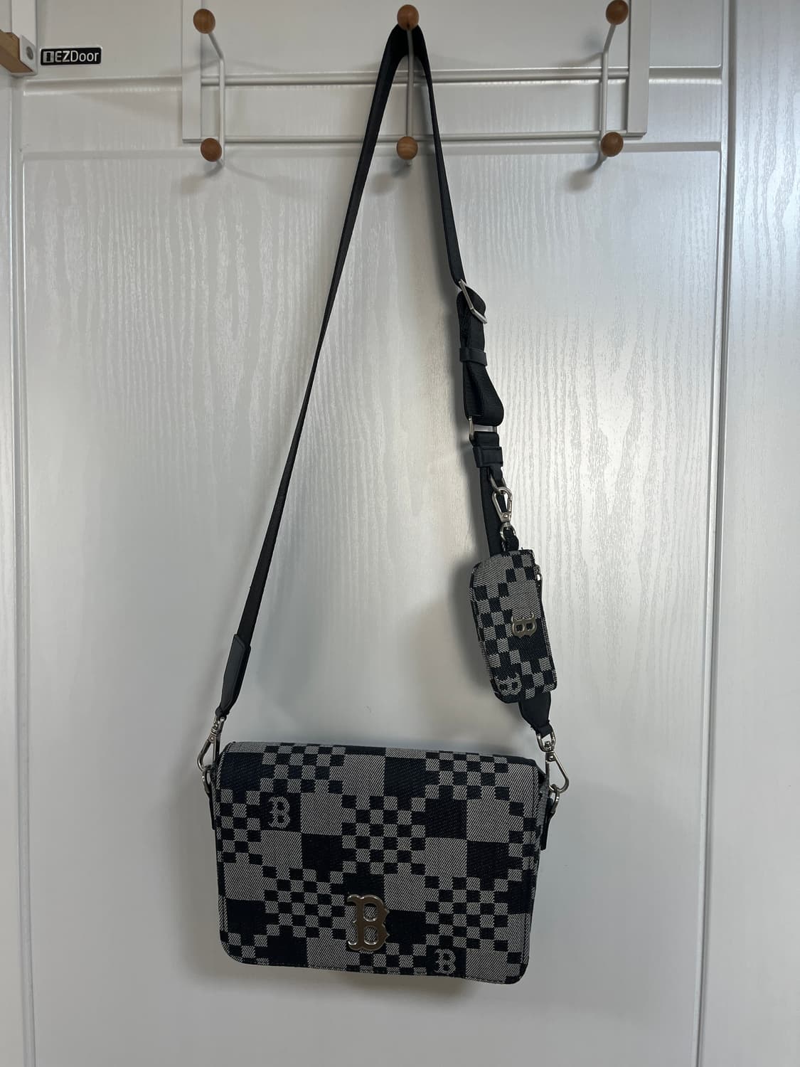 MLB 체커보드 자카드 크로스백 (1~2회착용) 상품이미지6