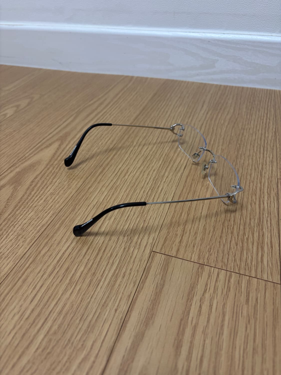 뮤지엄바이비컨 72 무테 안경 상품이미지8