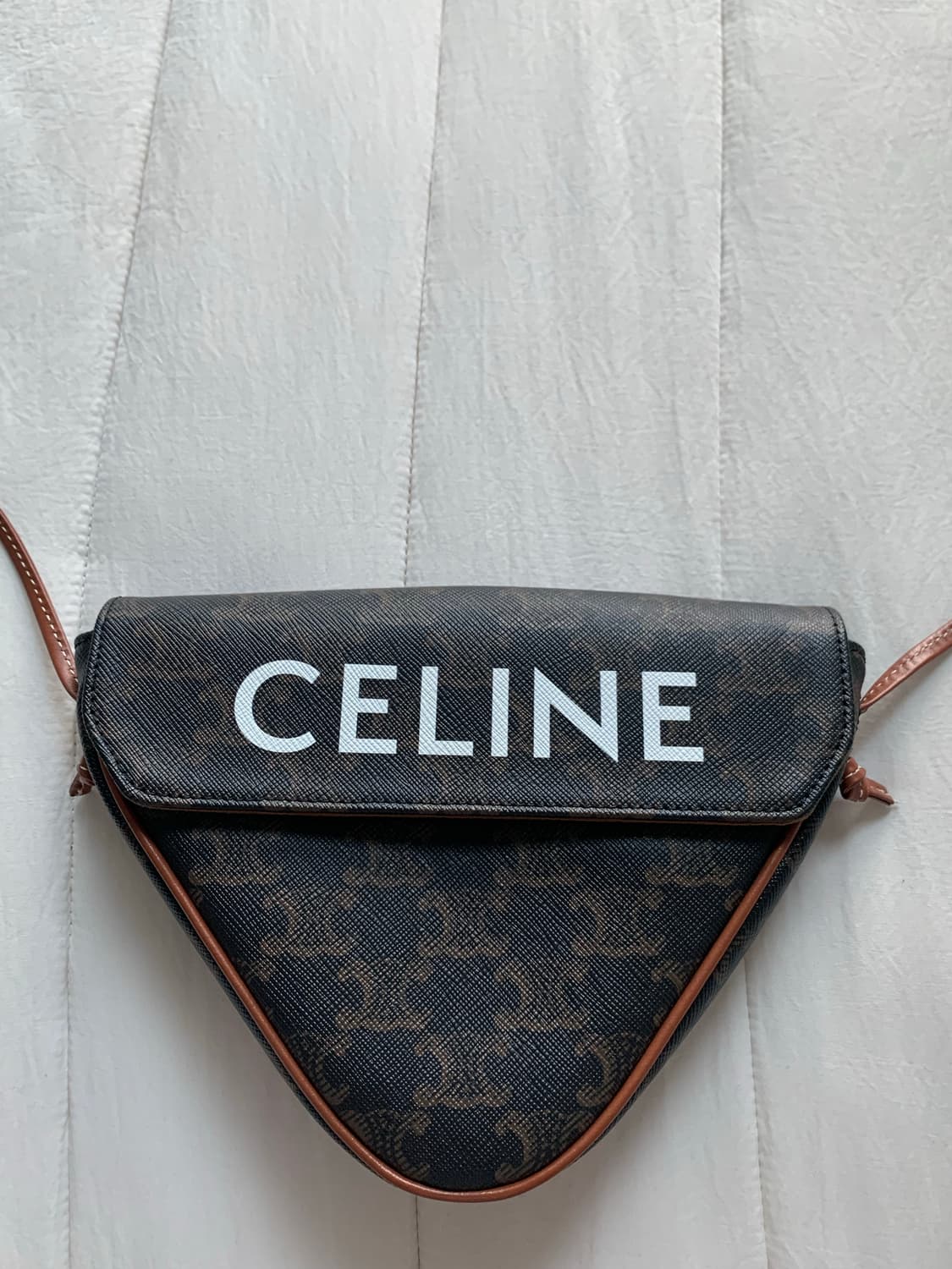 셀린느 트리옹페 트리이앵글 스몰 상품이미지1